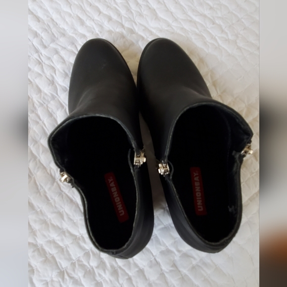 Booties - Picture 4 of 4